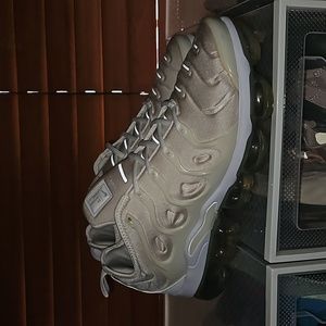 Nike Air Vapormax Plus men's size 10.5 women's size 12